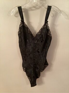 VINTAGE VICTORIA'S SECRET GOLD LABEL SIZE SMALL BLACK LACE TEDDY 1990S